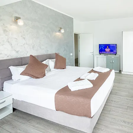 Miramare 3* Нэводари