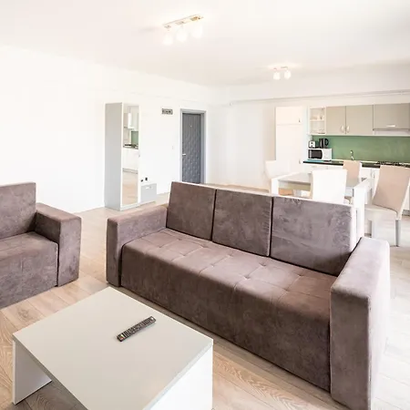 מלון דירות Miramare 3*