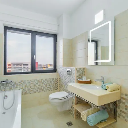 מלון דירות Miramare 3*