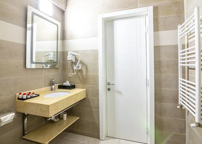 Miramare Апарт-отель Нэводари